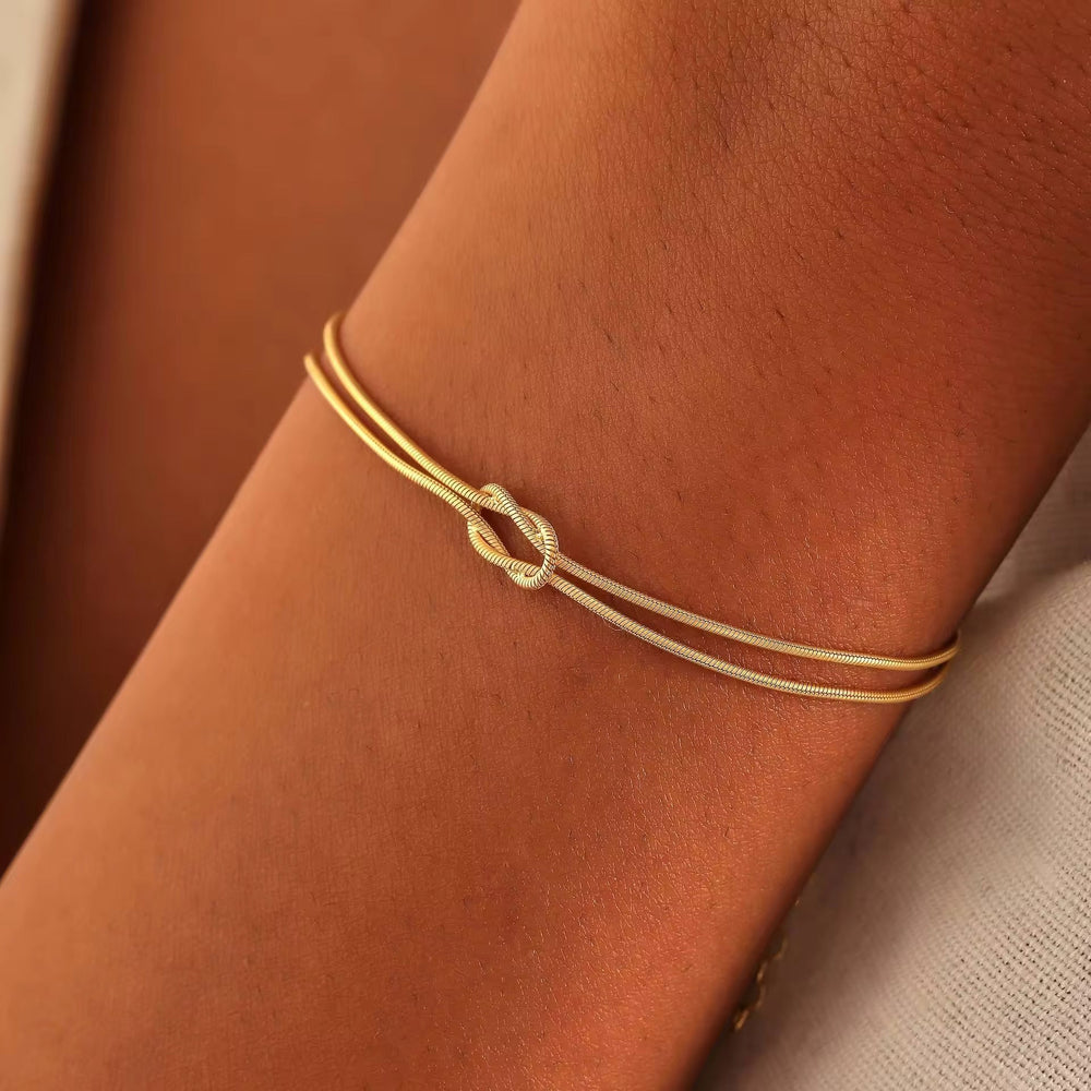 Forever Bond – Knot Bracelet